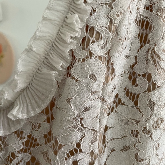 ๐ **Musette White Lace Dress - Size Small** ๐ - Picture 8 of 8